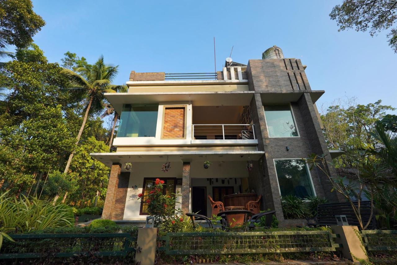 Athirapilly On The Rocks Hotel Athirappilly Ngoại thất bức ảnh