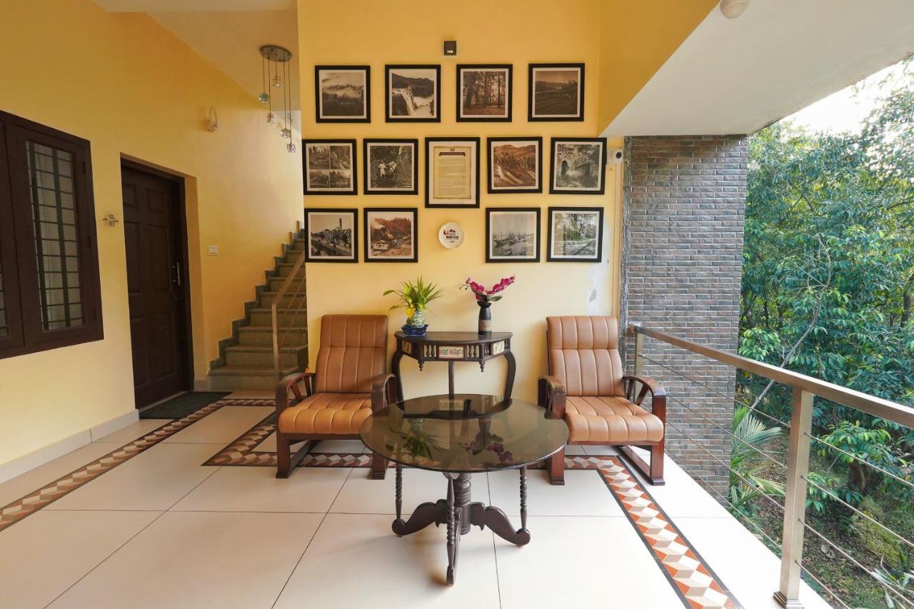 Athirapilly On The Rocks Hotel Athirappilly Ngoại thất bức ảnh