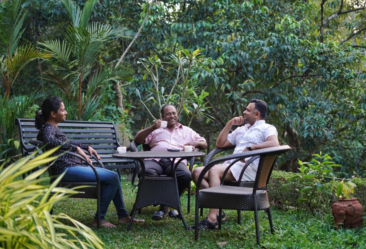 Athirapilly On The Rocks Hotel Athirappilly Ngoại thất bức ảnh