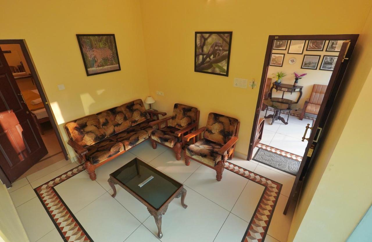Athirapilly On The Rocks Hotel Athirappilly Ngoại thất bức ảnh
