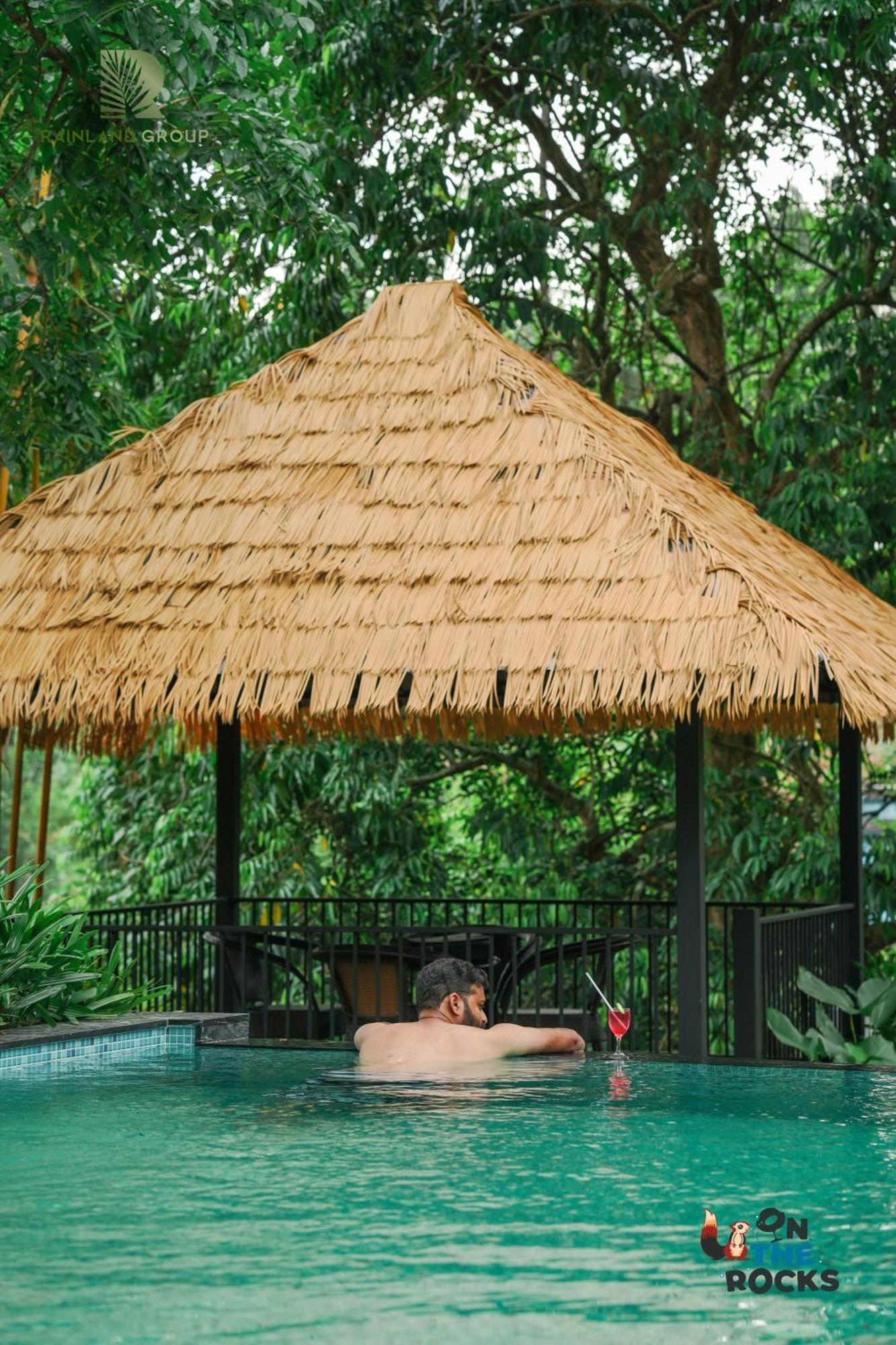 Athirapilly On The Rocks Hotel Athirappilly Ngoại thất bức ảnh