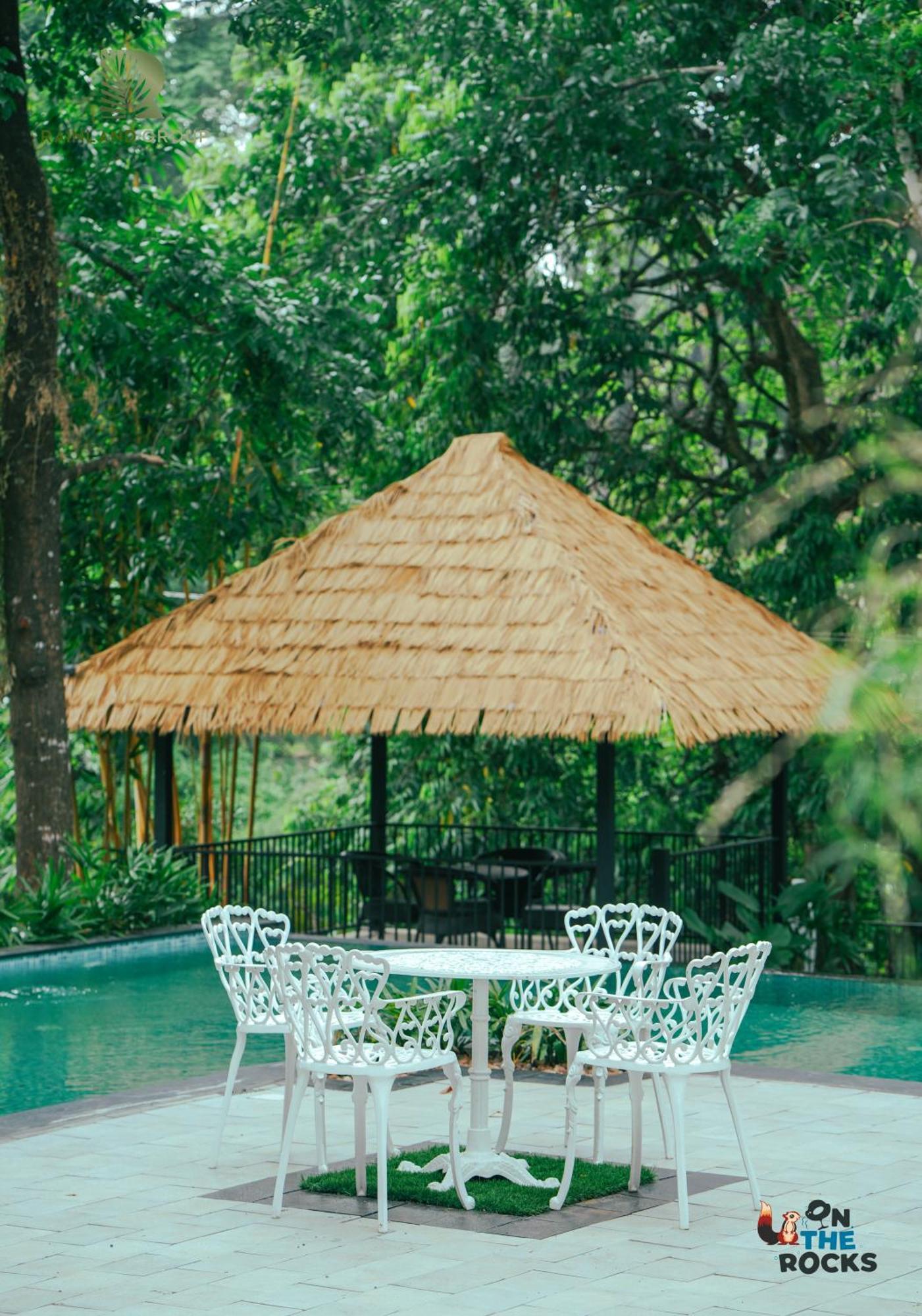 Athirapilly On The Rocks Hotel Athirappilly Ngoại thất bức ảnh