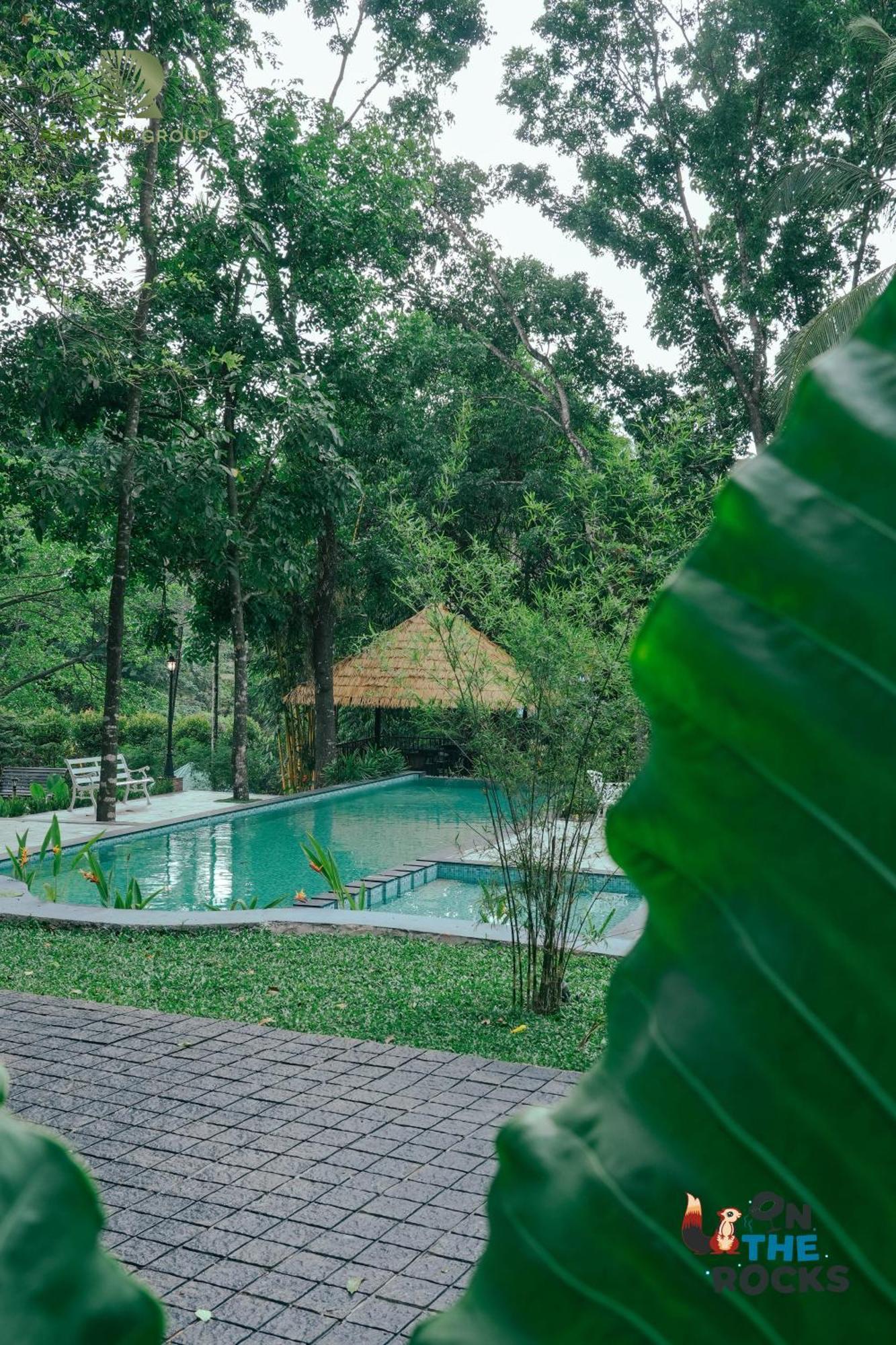 Athirapilly On The Rocks Hotel Athirappilly Ngoại thất bức ảnh