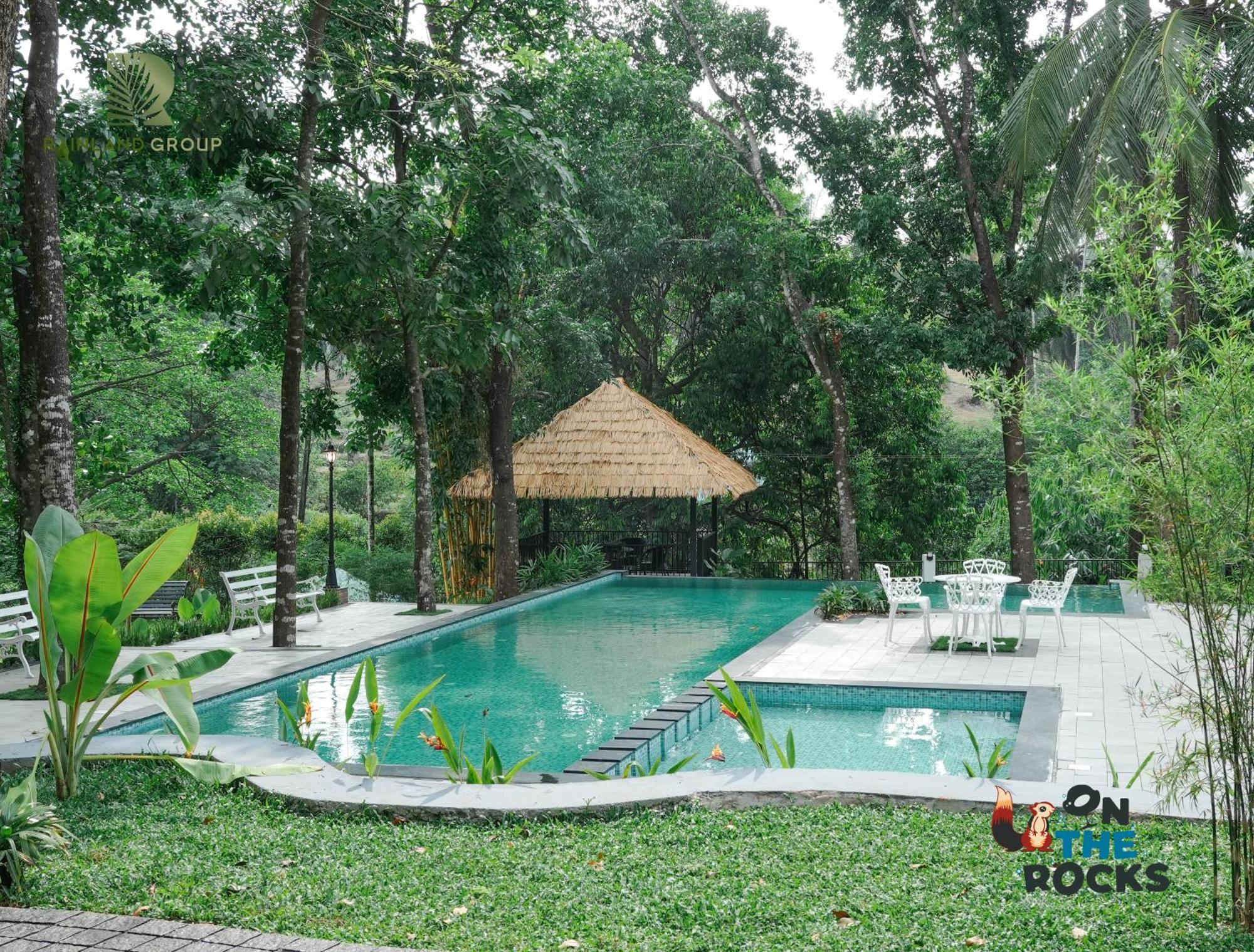 Athirapilly On The Rocks Hotel Athirappilly Ngoại thất bức ảnh